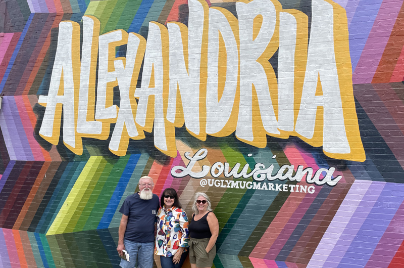 Angela and I grabbed coffee with longtime friends Michael Elliott-Smith and Leslie Elliottsmith. A mural across from the coffee shop served as a perfect backdrop for a photo with these two amazing artists.